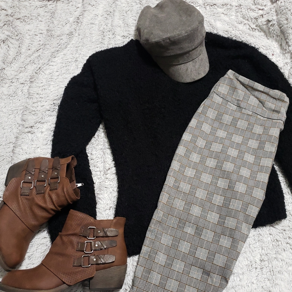 Grey suede pageboy hat